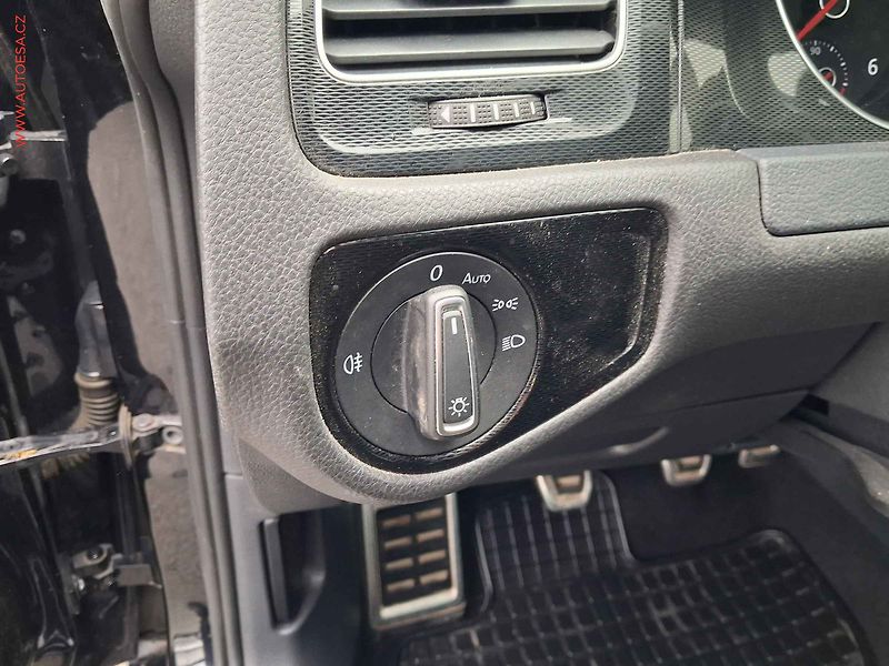 Volkswagen Golf (2015) 2.0 TDi, GTD, bixenon - fotka 14 z 18