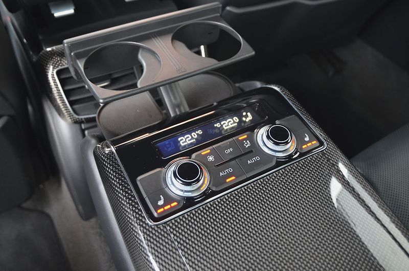Audi S8 (2017) Plus 4.0 V8 605 PS Quattro - fotka 17 z 47
