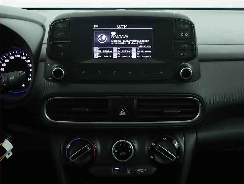 Hyundai Kona (2018) 1.0 T-GDI, Serv.kniha - fotka 12 z 15