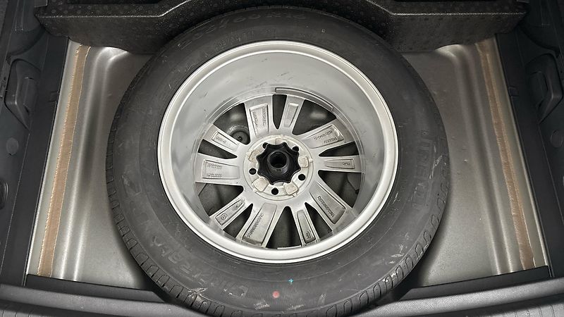 Volkswagen Touran 2.0 TDI DSG Highline - fotka 20 z 26