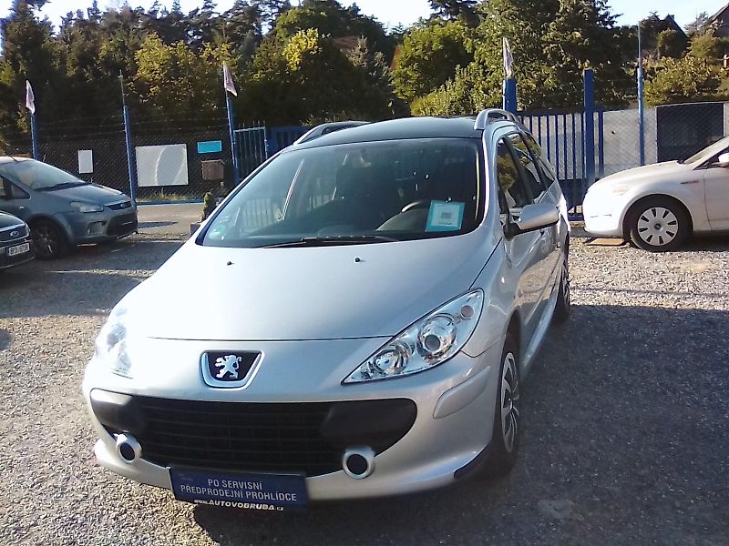 Peugeot 307 (2007) 1.6i 16V SW, kola navíc - fotka 11 z 32