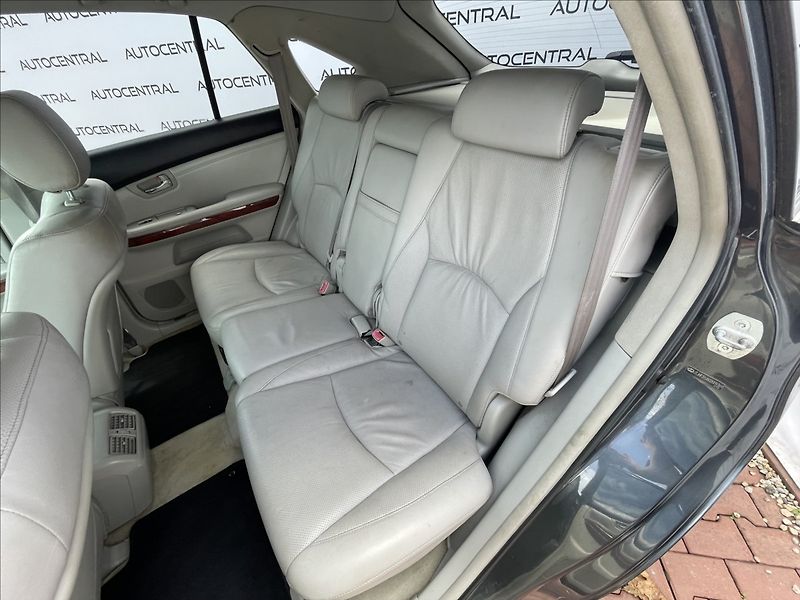 Lexus RX 300 3,0 i,150kW,4x4,Aut. - fotka 23 z 23