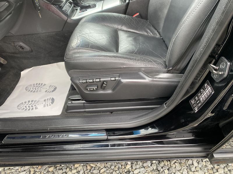 Volvo XC90 2.5TDi D5 200PS 7M 196000KM 1A - fotka 96 z 161