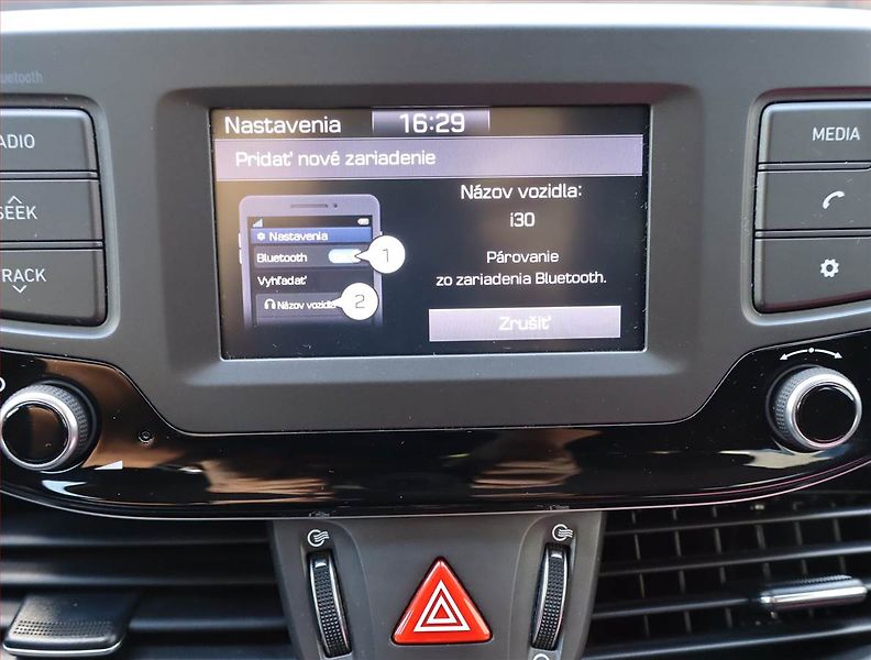 Hyundai i30 (2017) 1.4 CVVT, Tempomat - fotka 16 z 20
