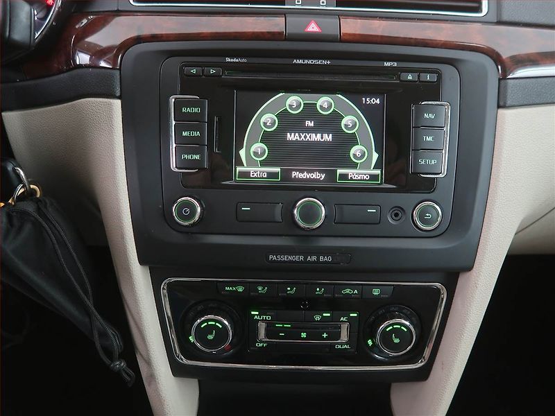 Škoda Superb (2012) Elegance 2.0 TDI, Navi, Xenony - fotka 12 z 21