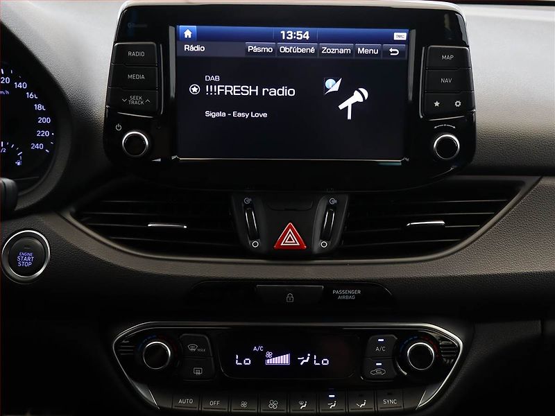 Hyundai i30 (2018) 1.6 CRDi, Automat, Kůže, Navi - fotka 10 z 18