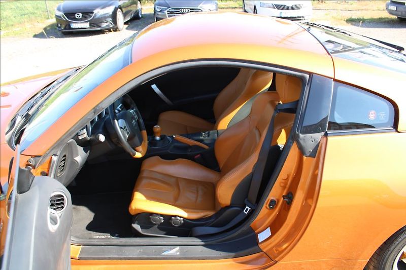 Nissan 350 Z 3,5 i  1.majitel,ČR,TOP STAV - fotka 10 z 35
