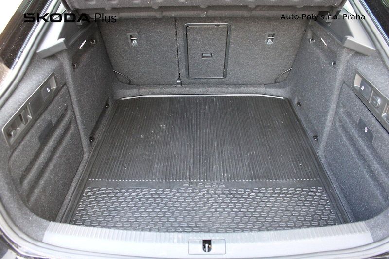 Škoda Superb (2023) 2.0 TDI 110 kW Style - fotka 24 z 25