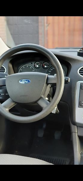 Ford Focus 1.6i 74KW 2005 - fotka 7 z 10