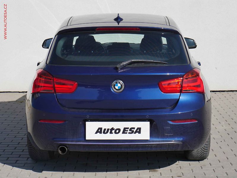 BMW Řada 1 (2015) 1.5i 118i, Sport Line, AT - fotka 5 z 20