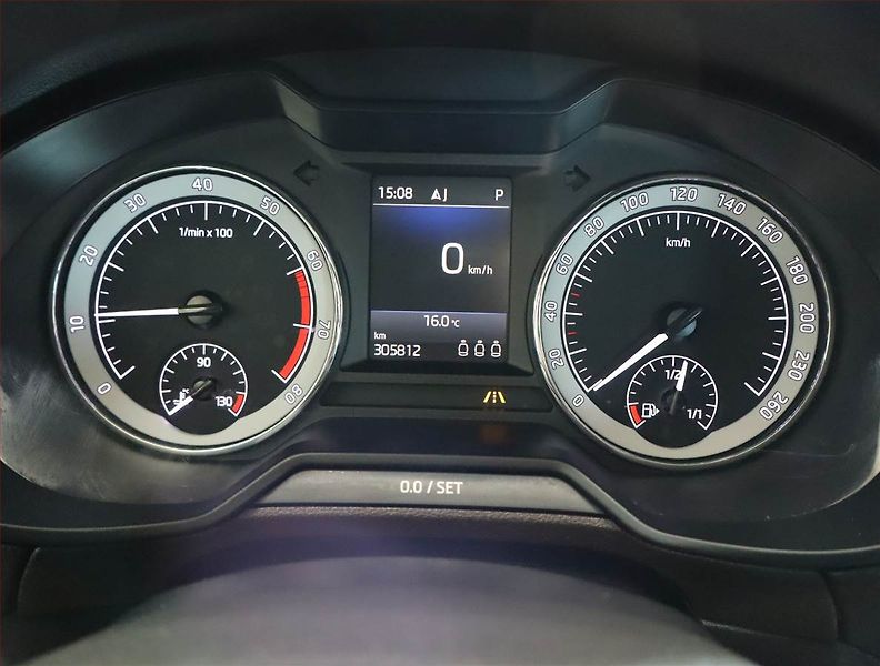 Škoda Octavia (2017) Laurin&Klement 1.8 TSI, 4X4 - fotka 11 z 24