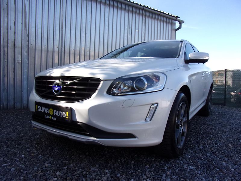 Volvo XC60 (2016) 2.0 D4 140kW OCEAN RACE KRÁSNÉ - fotografie inzerátu