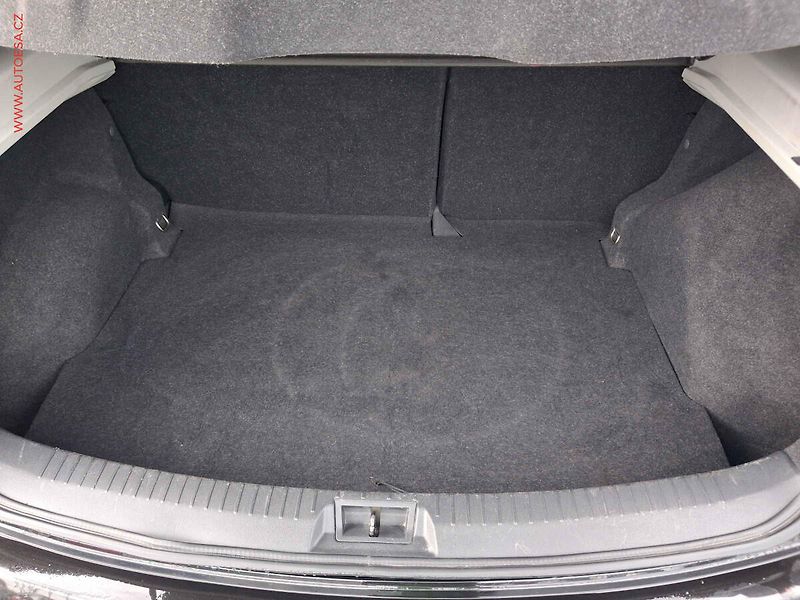Nissan Qashqai (2012) 2.0 16V, AT, tempo, panor - fotka 7 z 16