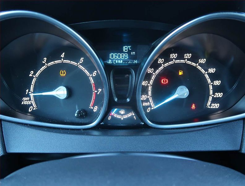 Ford B-MAX (2013) Ambiente 1.0 EcoBoost, Xenony - fotka 11 z 16