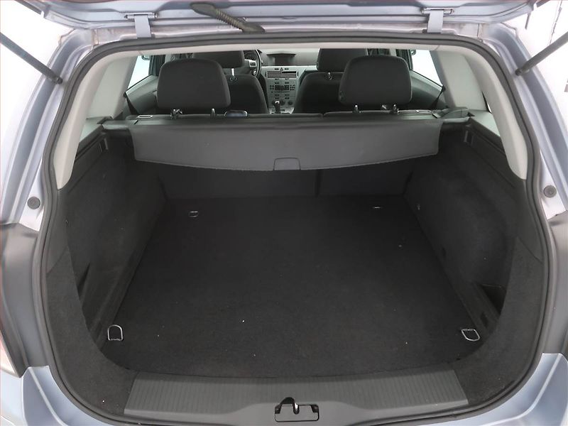 Opel Astra (2010) 1.7 CDTI, jezdí výborně - fotka 13 z 14