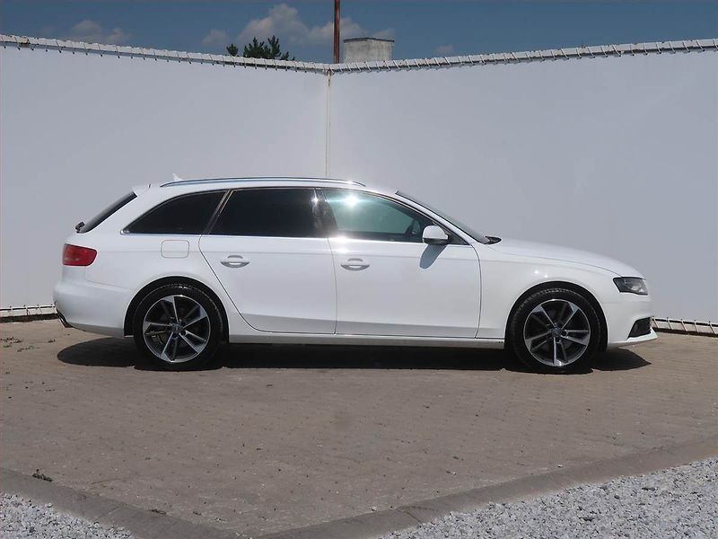 Audi A4 (2011) 3.0 TDI, 4X4, Automat - fotka 6 z 18