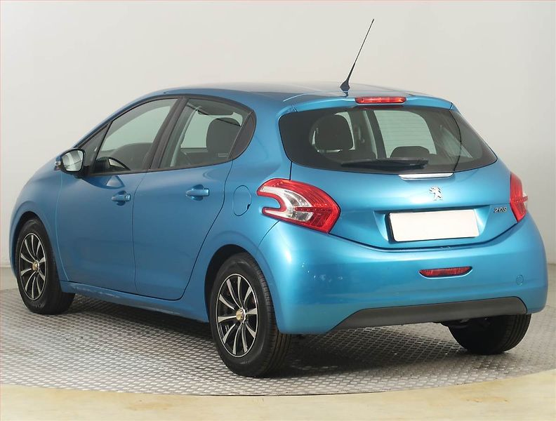Peugeot 208 (2012) 1.4 HDI, po STK, zamluveno - fotka 4 z 16