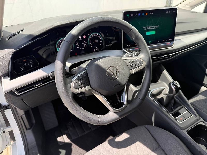 Volkswagen Golf (2024) 1.5 TSI 85 kW People - fotka 8 z 23
