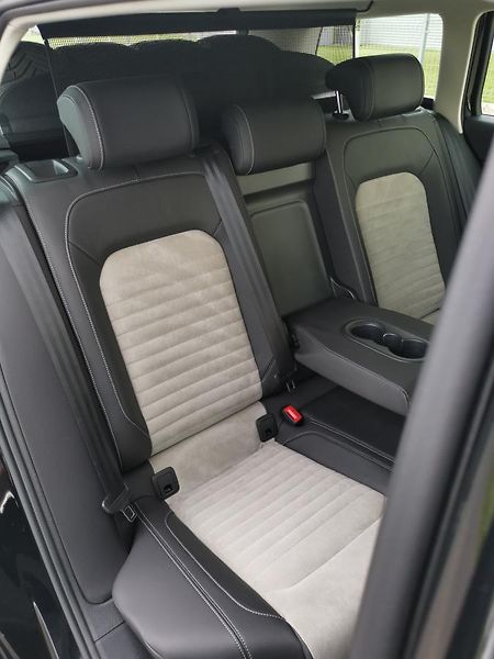 Volkswagen Passat HIGHLINE*110KW*LED*ALCANTARA* - fotka 38 z 85
