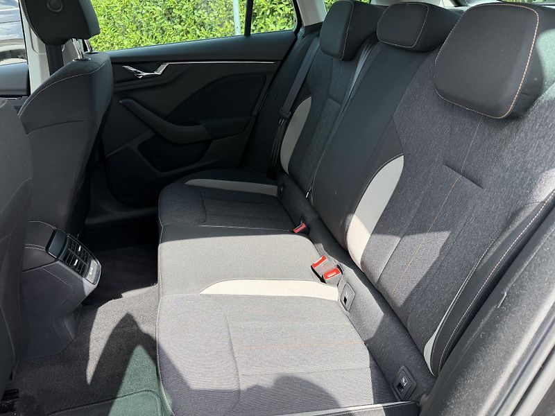 Škoda Kamiq (2022) 1.5 tsi 110 kw/Style/DPH - fotka 13 z 23