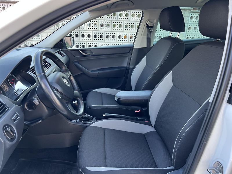 Škoda Rapid 1.4TSi 90kw DSG KLIMA ALU ČR - fotka 9 z 38