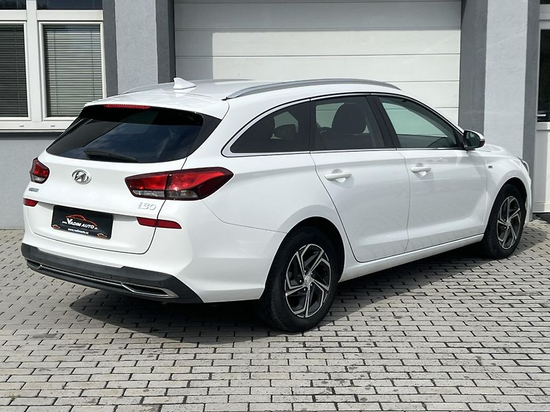 Hyundai i30 (2023) 1.5T-GDi 118kW SMART ČR NOVÉ - fotka 4 z 21