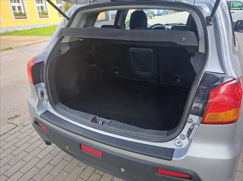 Mitsubishi ASX 1,8 Di-D  4x4 - fotka 42 z 50