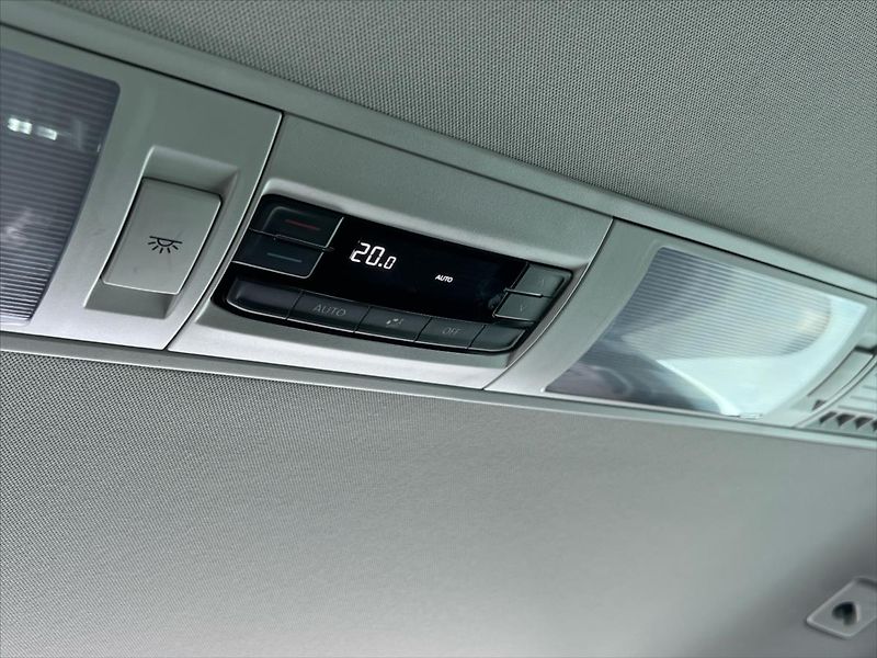 Volkswagen Multivan 2,0 TDi 150kW 7DSG 4Motion BUL - fotka 21 z 26