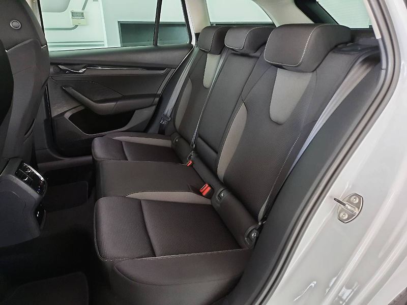 Škoda Octavia (2023) Combi 2.0 TDI (110kW/150k) DSG - fotka 9 z 30