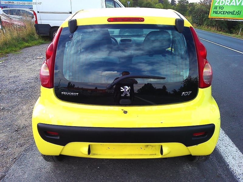 Peugeot 107 1.0i, 50 kW, nová STK - fotka 4 z 16