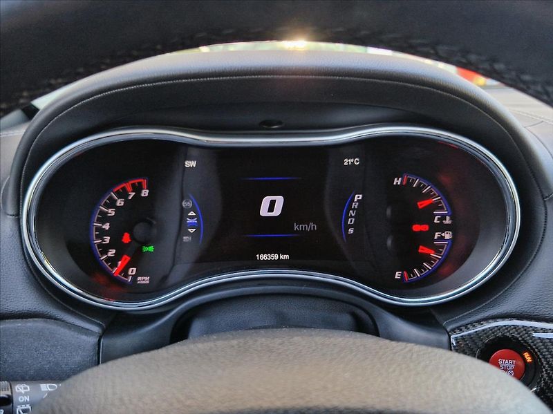 Jeep Grand Cherokee 6,4 i SRT 344kW NAVI TOPSTAV - fotka 22 z 32
