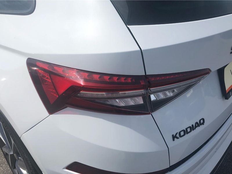 Škoda Kodiaq 2,0 TDI DSG 4x4 Sportline - fotka 26 z 30
