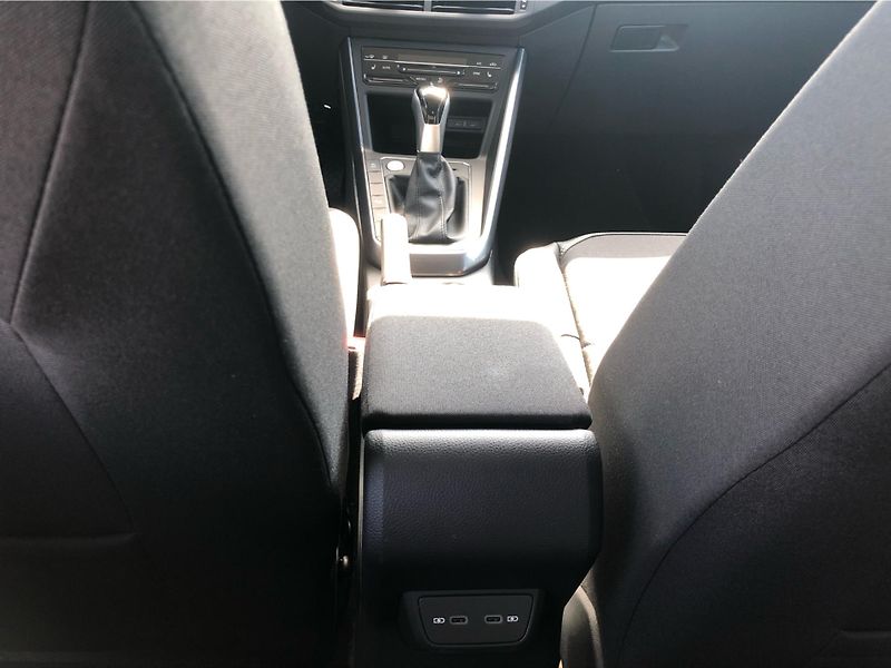 Volkswagen Taigo Friends 1,0 TSI 85 kW 7DSG - fotka 22 z 28