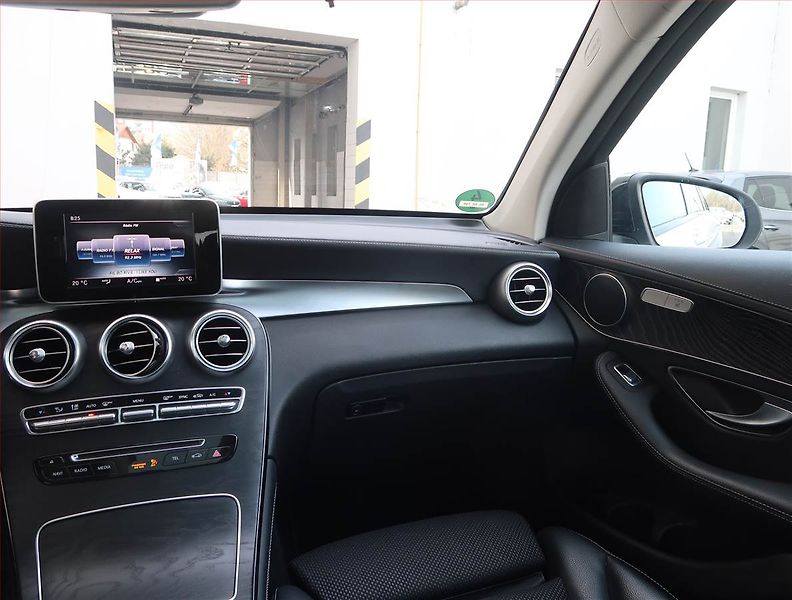 Mercedes-Benz GLC (2017) AMG line 350 d 4MATIC - fotka 8 z 21