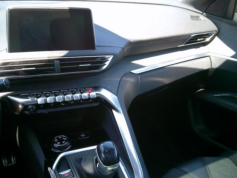 Peugeot 3008 (2018) 2.0 HDi  GT-LINE - fotka 11 z 20