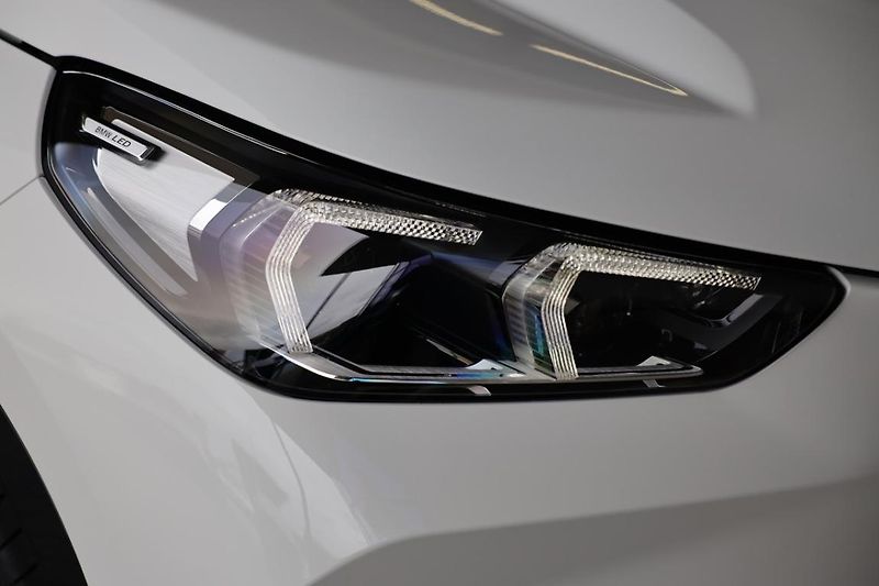 BMW X1 sDrive18i - fotka 16 z 17