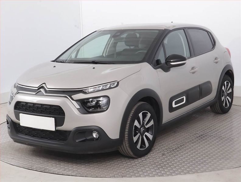 Citroën C3 (2024) 1.2 PureTech, Park. senzory - fotka 2 z 15