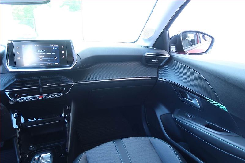 Peugeot 208 (2024) 1.2 PureTech, Automat - fotka 8 z 22