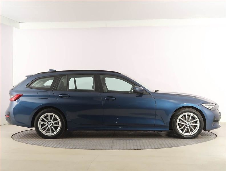 BMW Řada 3 (2021) Advantage 320 d, digi klima - fotka 6 z 28