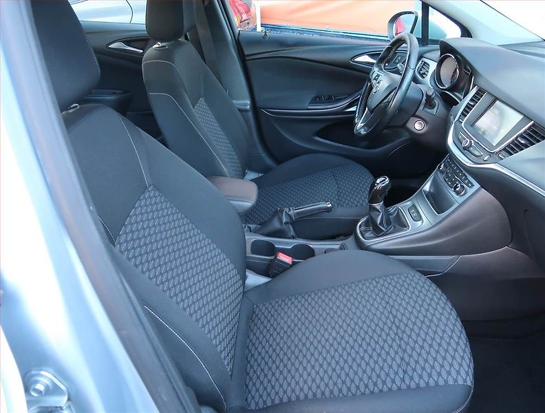 Opel Astra (2017) 1.4 T, Serv.kniha, Tempomat - fotka 9 z 15