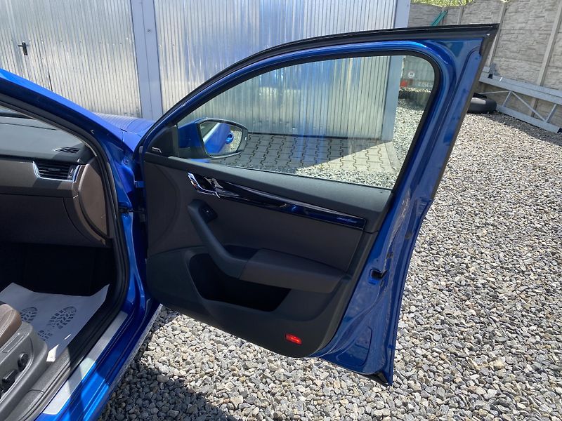 Škoda Octavia 2.0TDi L+K CZ WEBASTO 4x4 - fotka 126 z 165