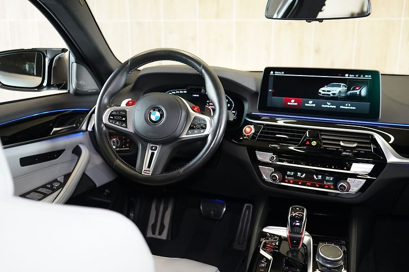 BMW M5 Masáž, Ventilace, H/K, Head-up - fotka 45 z 46