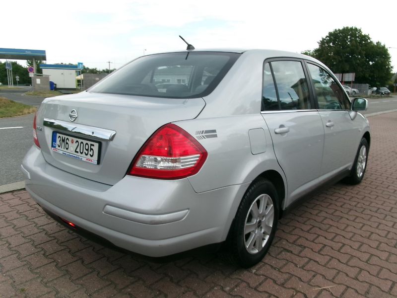 Nissan Tiida (2009) 1,6 16V AC ALU HF BT - fotka 7 z 26