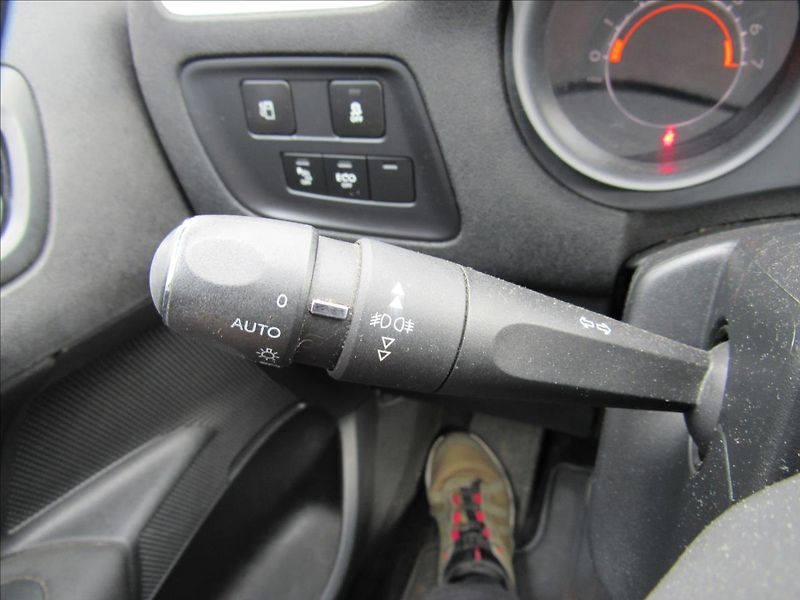 Citroën C4 1,2 96kW - fotka 21 z 29