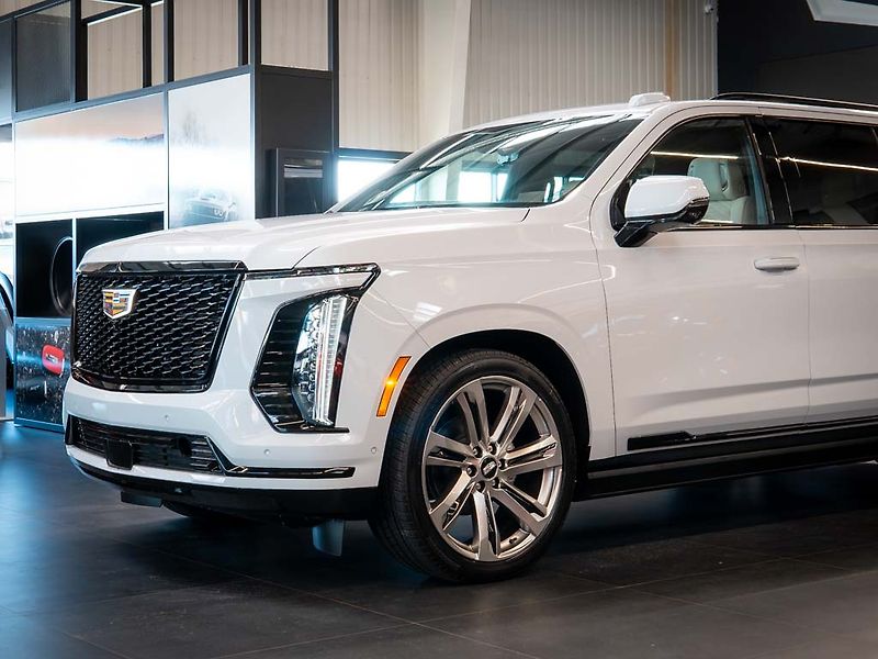 Cadillac Escalade (2026) 6.2 ESV Sport Platinum 2026 - fotka 11 z 50
