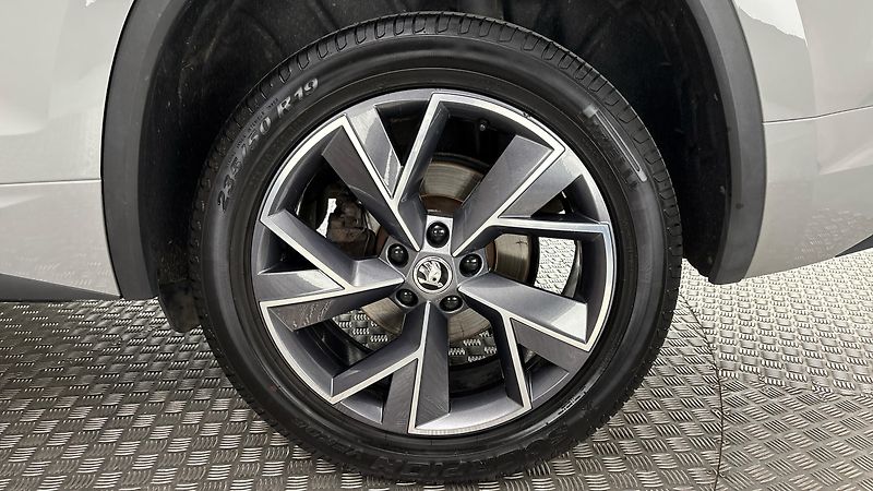 Škoda Kodiaq 2.0 TDI DSG 4x4 Sportline - fotka 19 z 30