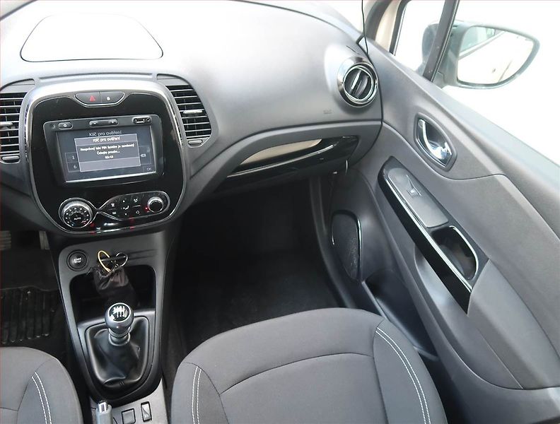 Renault Captur (2017) 1.2 TCe, Tempomat - fotka 8 z 13