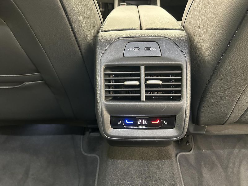 Škoda Superb 2.0 TDI L & K - fotka 27 z 30