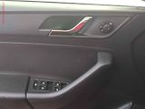 Škoda Rapid (2015) 1.2 TSi, Sport, xenon, panor - náhled 15