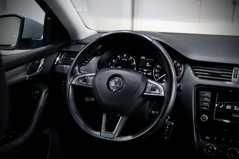 Škoda Octavia 3 Combi 1.4 TSI 110 kW - fotka 19 z 32
